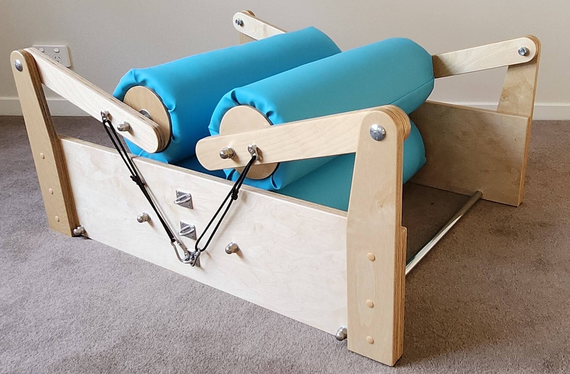 close up of the side of the double therapy roller